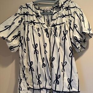 Umgee White and Black Bow Print Blouse